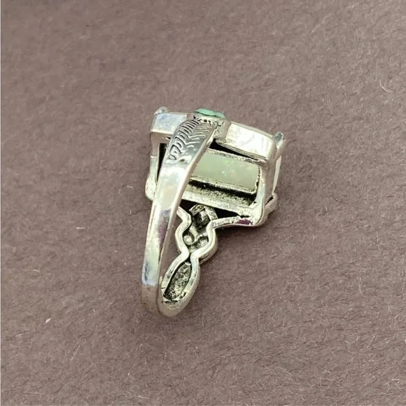 SILVER Art Dec Opalescent Ring with emerald color side stones various sizes - Picture 3 of 5